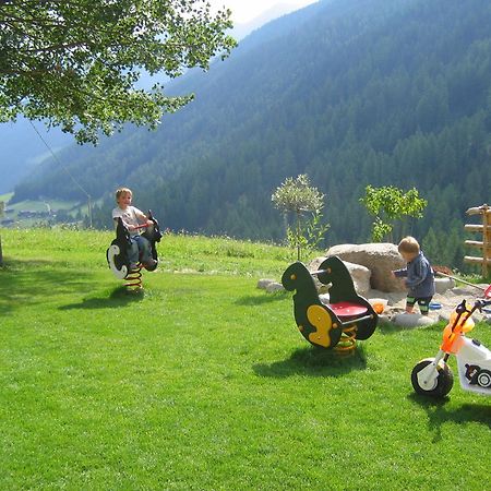 Hotel Ultnerhof Santa Gertrude ภายนอก รูปภาพ