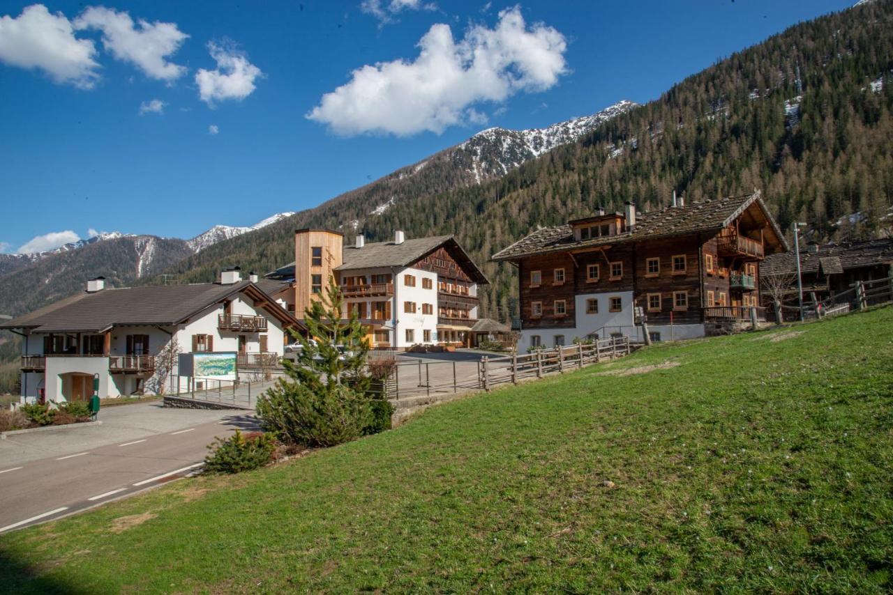 Hotel Ultnerhof Santa Gertrude ภายนอก รูปภาพ