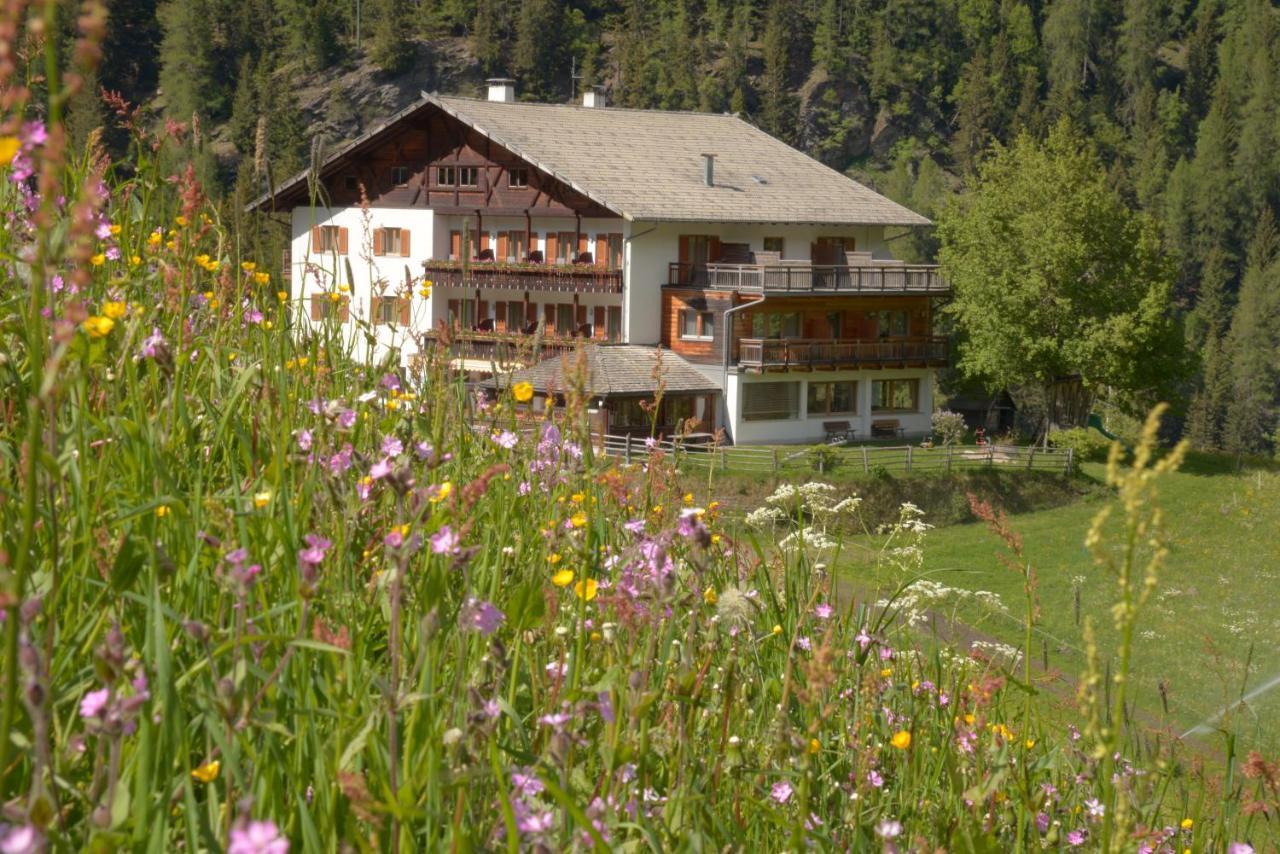 Hotel Ultnerhof Santa Gertrude ภายนอก รูปภาพ