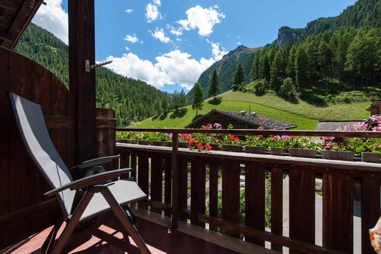 Hotel Ultnerhof Santa Gertrude ภายนอก รูปภาพ