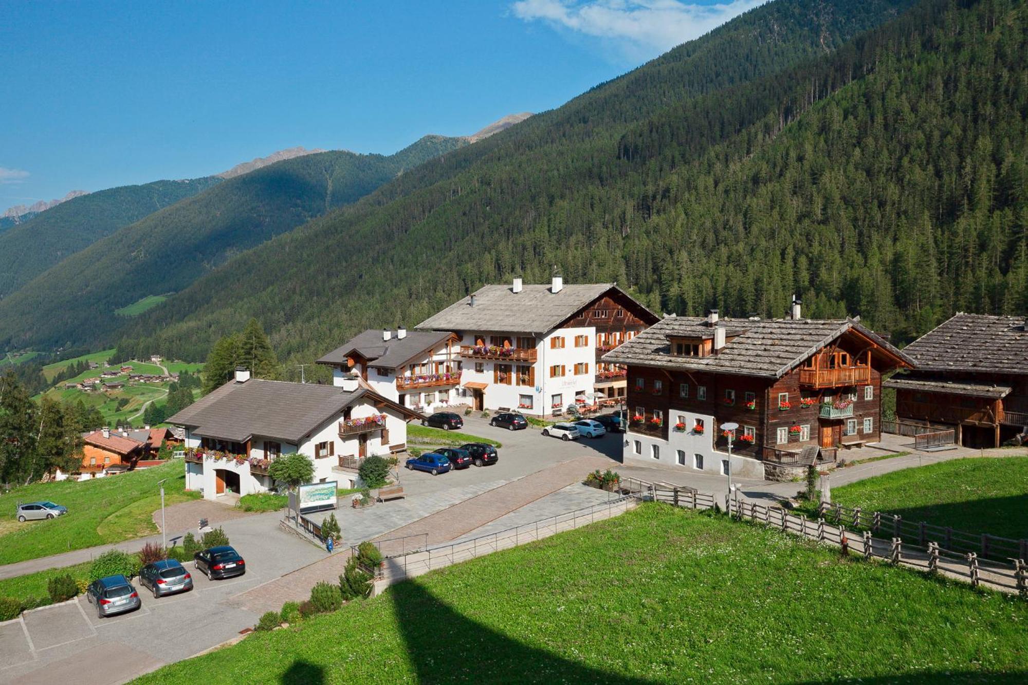 Hotel Ultnerhof Santa Gertrude ภายนอก รูปภาพ