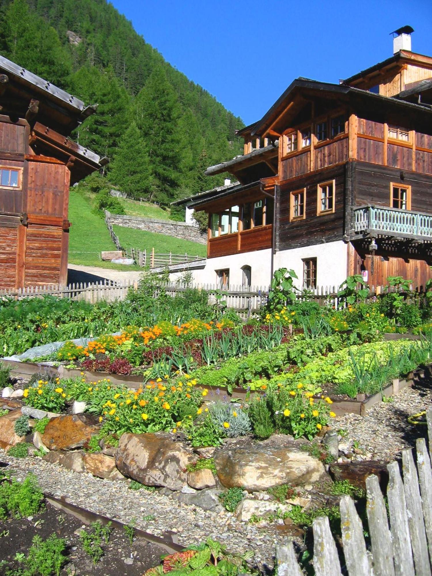 Hotel Ultnerhof Santa Gertrude ภายนอก รูปภาพ