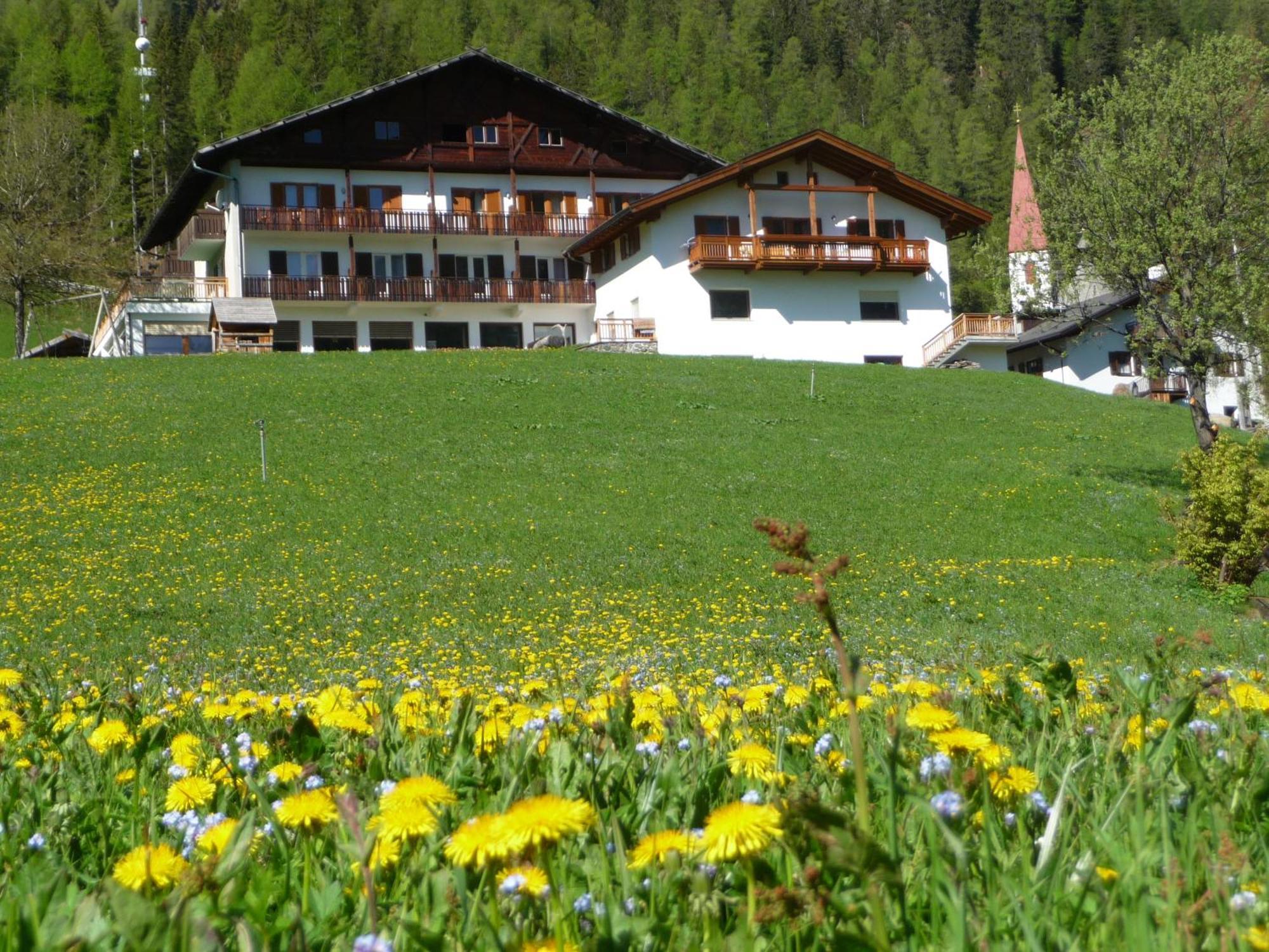 Hotel Ultnerhof Santa Gertrude ภายนอก รูปภาพ