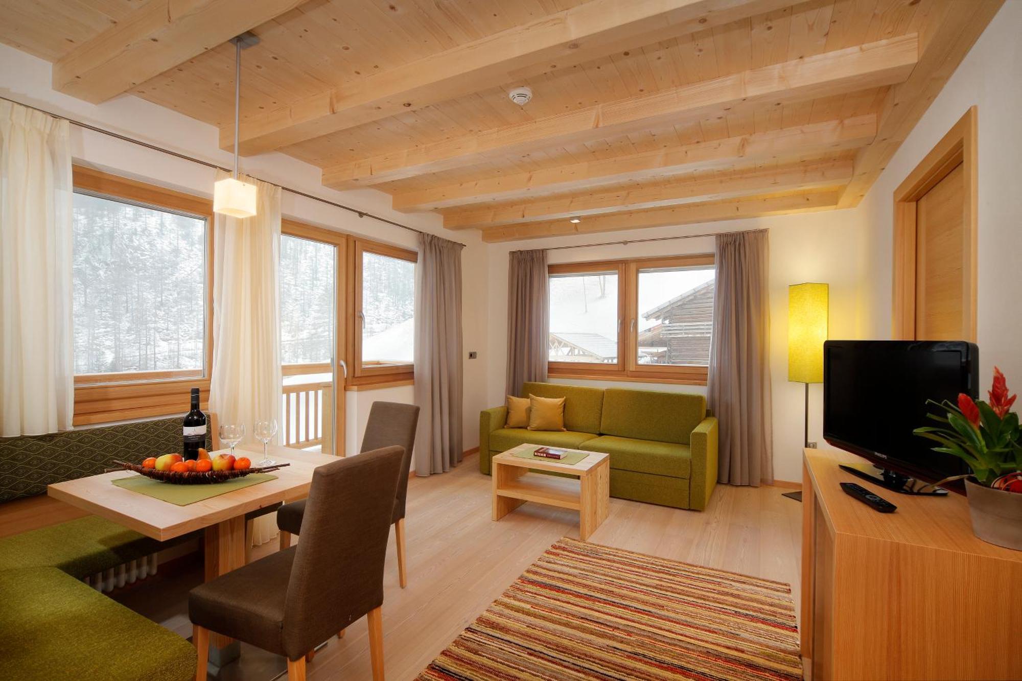 Hotel Ultnerhof Santa Gertrude ภายนอก รูปภาพ