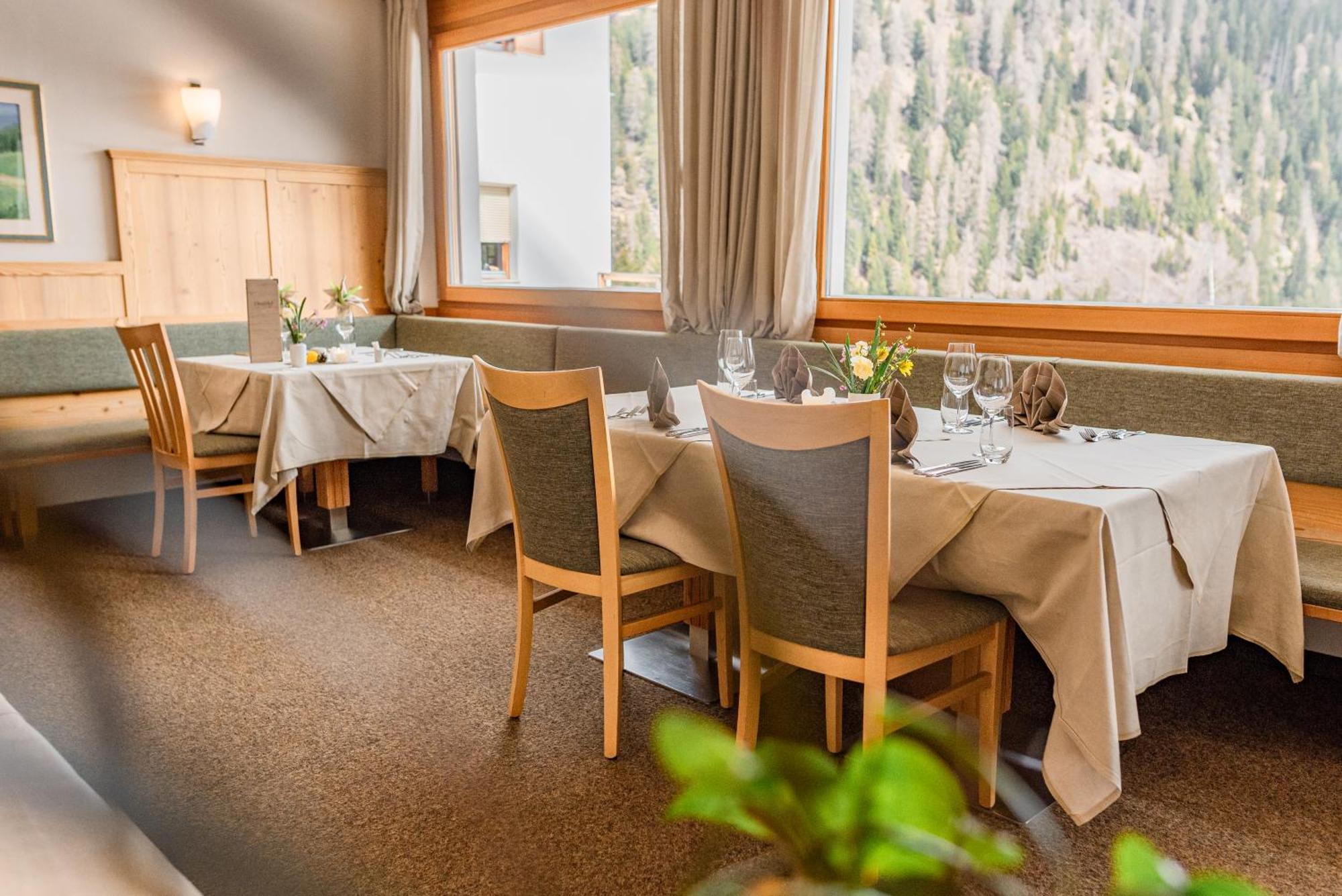 Hotel Ultnerhof Santa Gertrude ภายนอก รูปภาพ