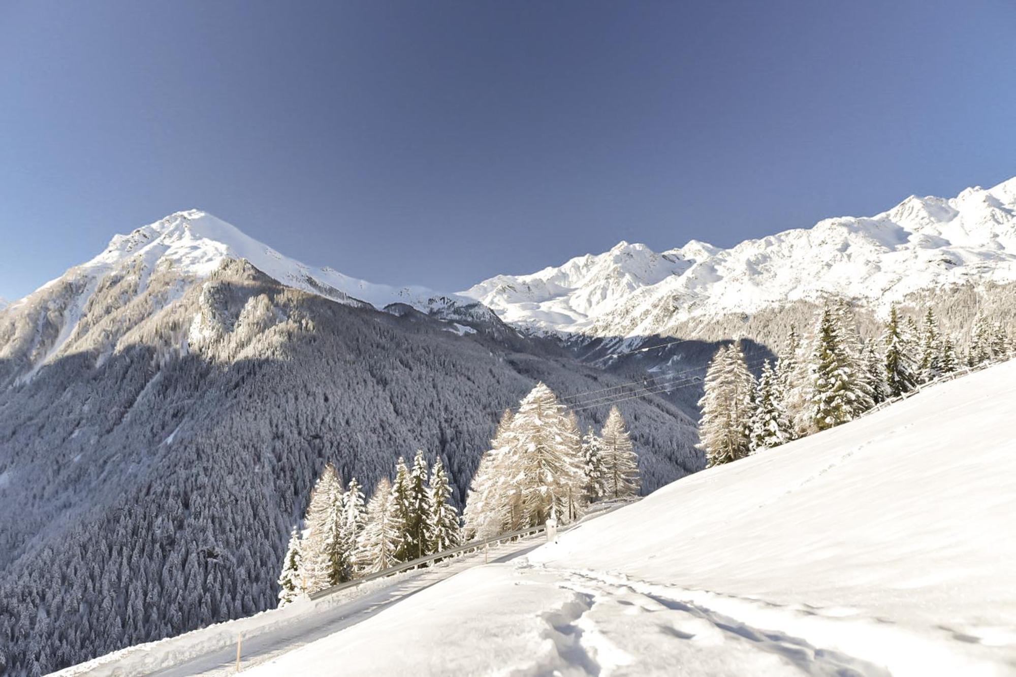 Hotel Ultnerhof Santa Gertrude ภายนอก รูปภาพ