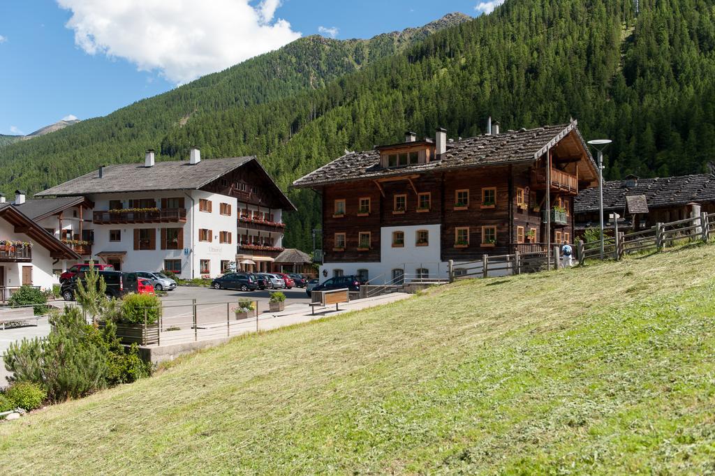 Hotel Ultnerhof Santa Gertrude ภายนอก รูปภาพ