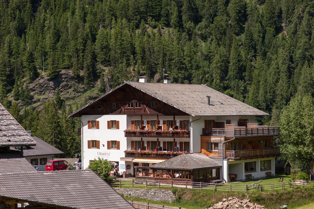 Hotel Ultnerhof Santa Gertrude ภายนอก รูปภาพ