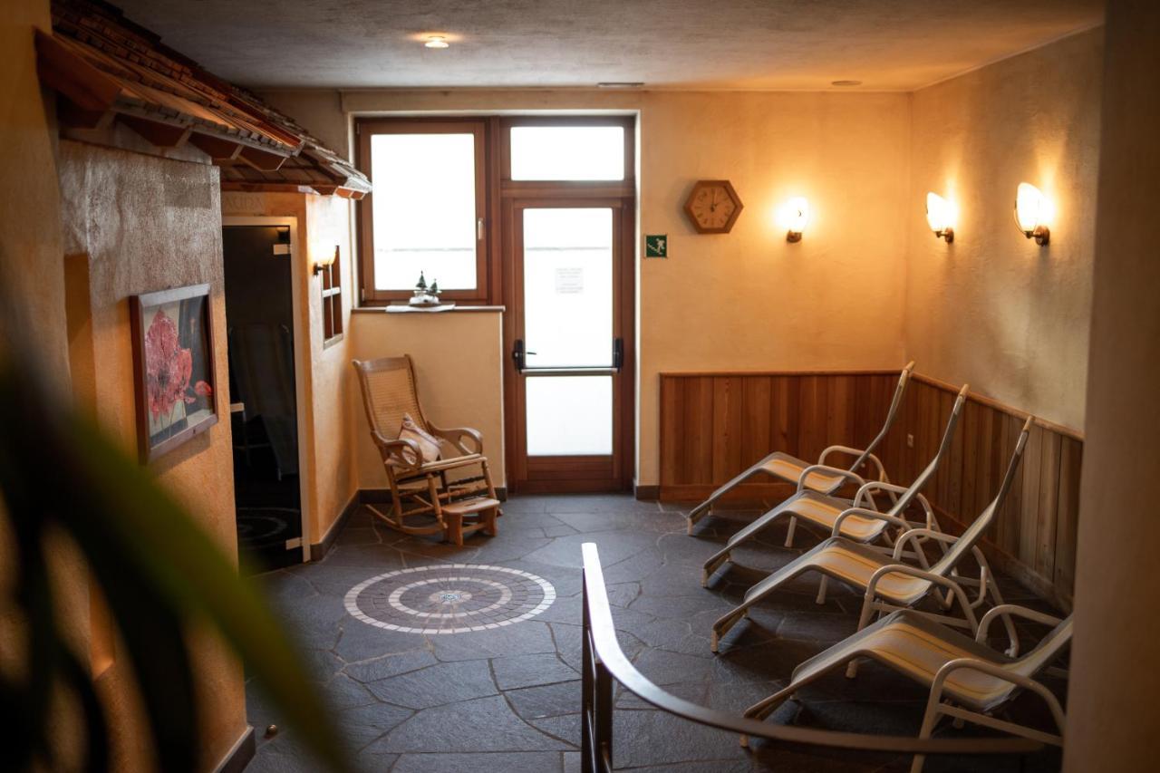Hotel Ultnerhof Santa Gertrude ภายนอก รูปภาพ