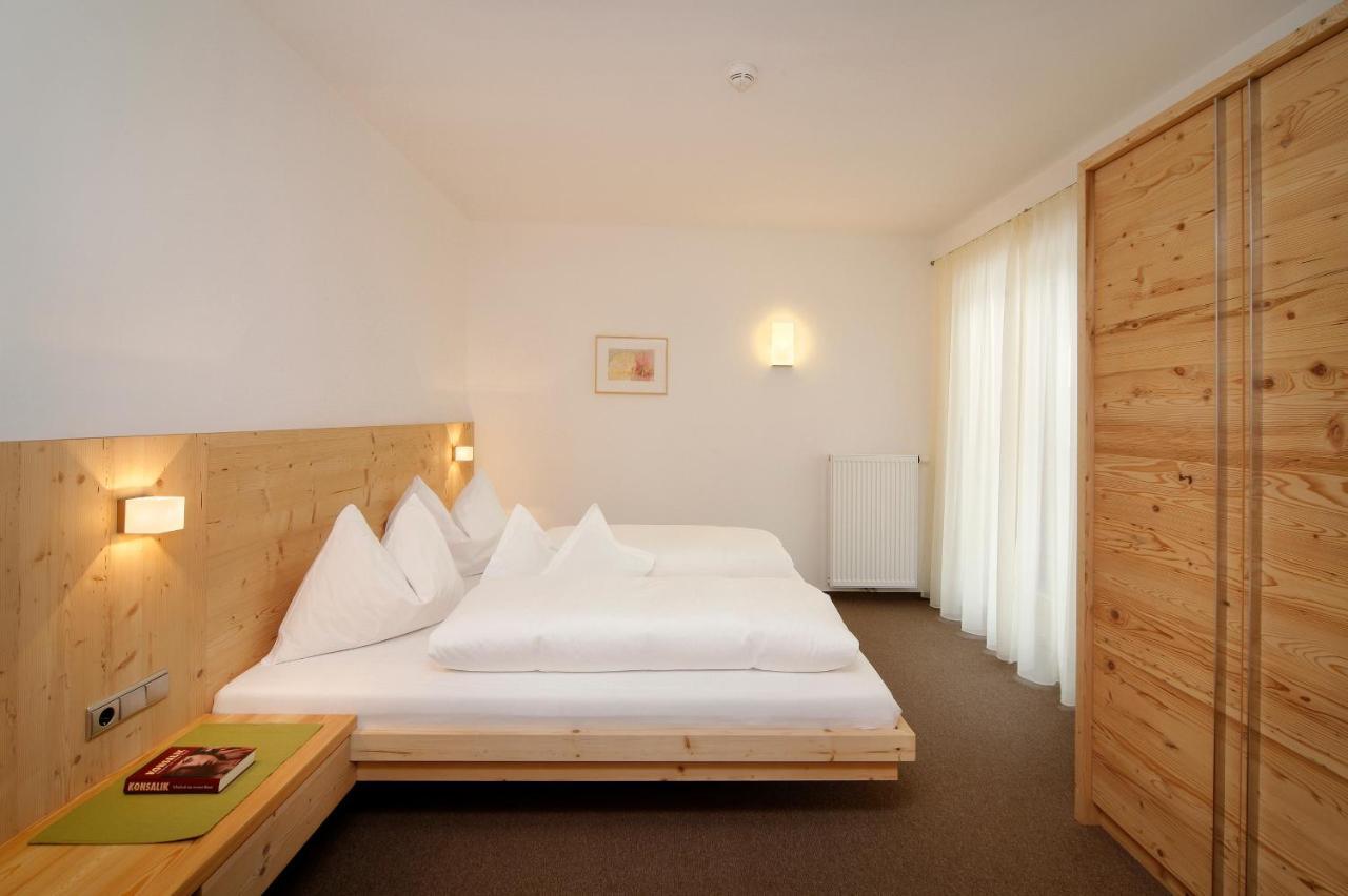 Hotel Ultnerhof Santa Gertrude ภายนอก รูปภาพ